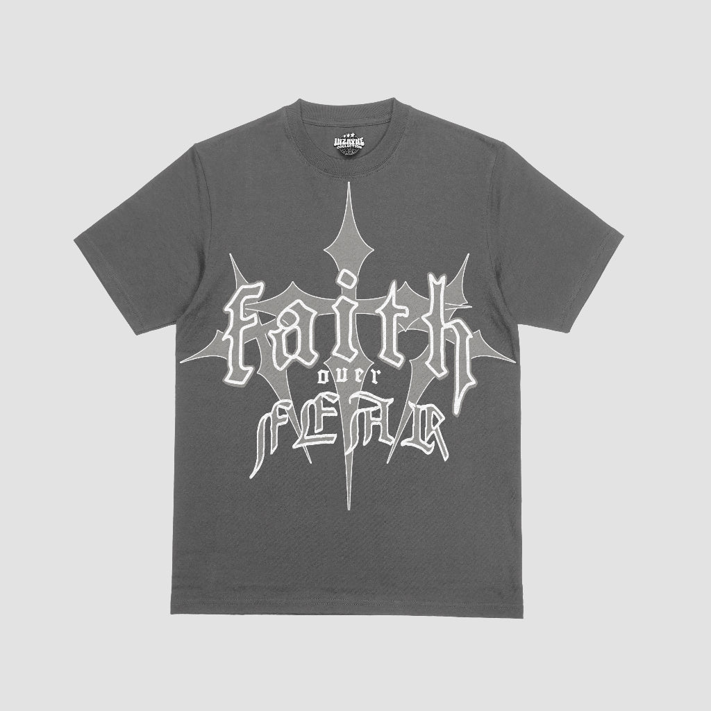 CAMISETA FE SOBRE MIEDO GRIS
